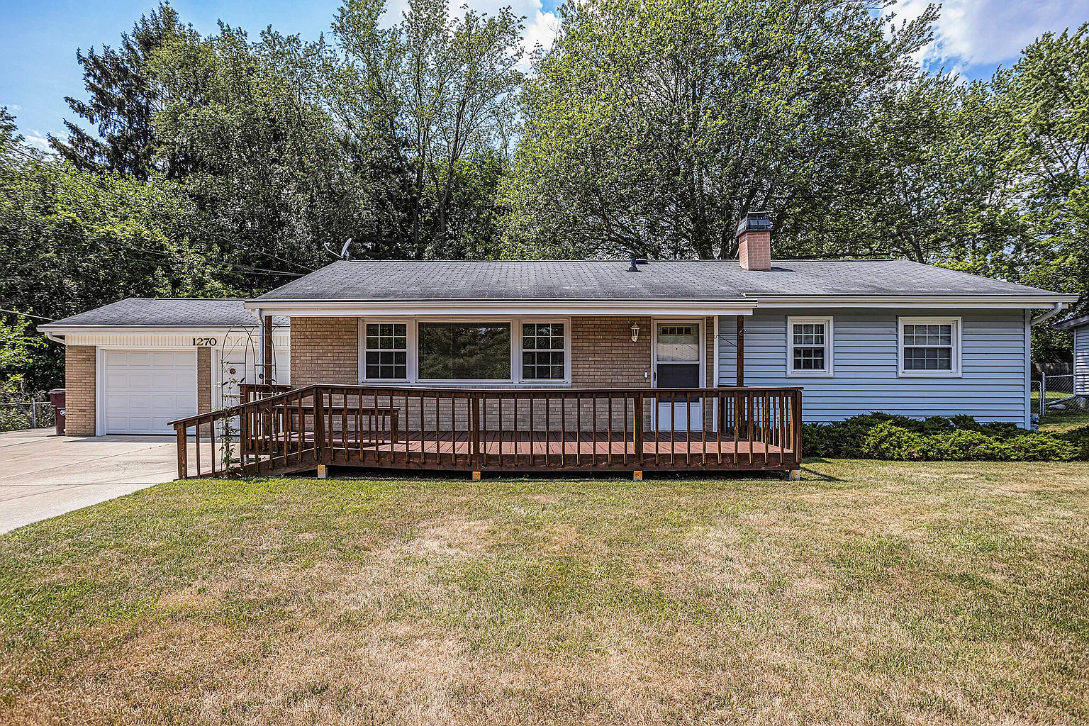 1270 Chalmers Dr photo 1