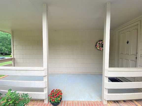 4th image of 1550 Buxton Dr