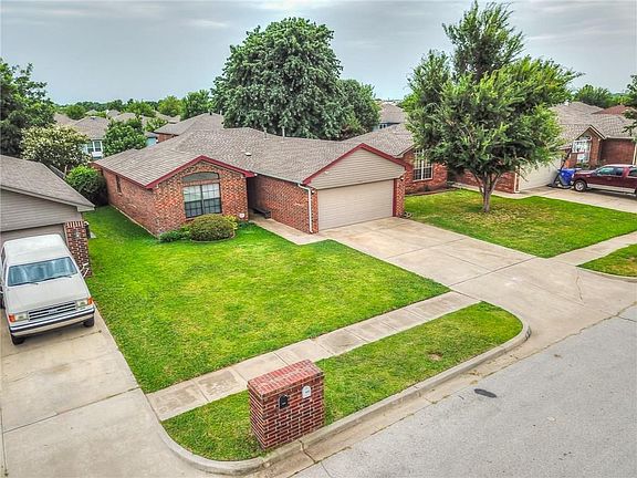 3rd image of 1432 Forest Glenn Cir