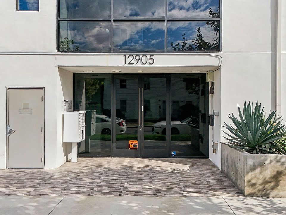Building Photo 5