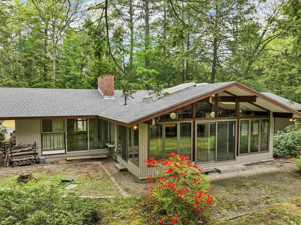 25 Wendover Way, Bedford, NH 03110