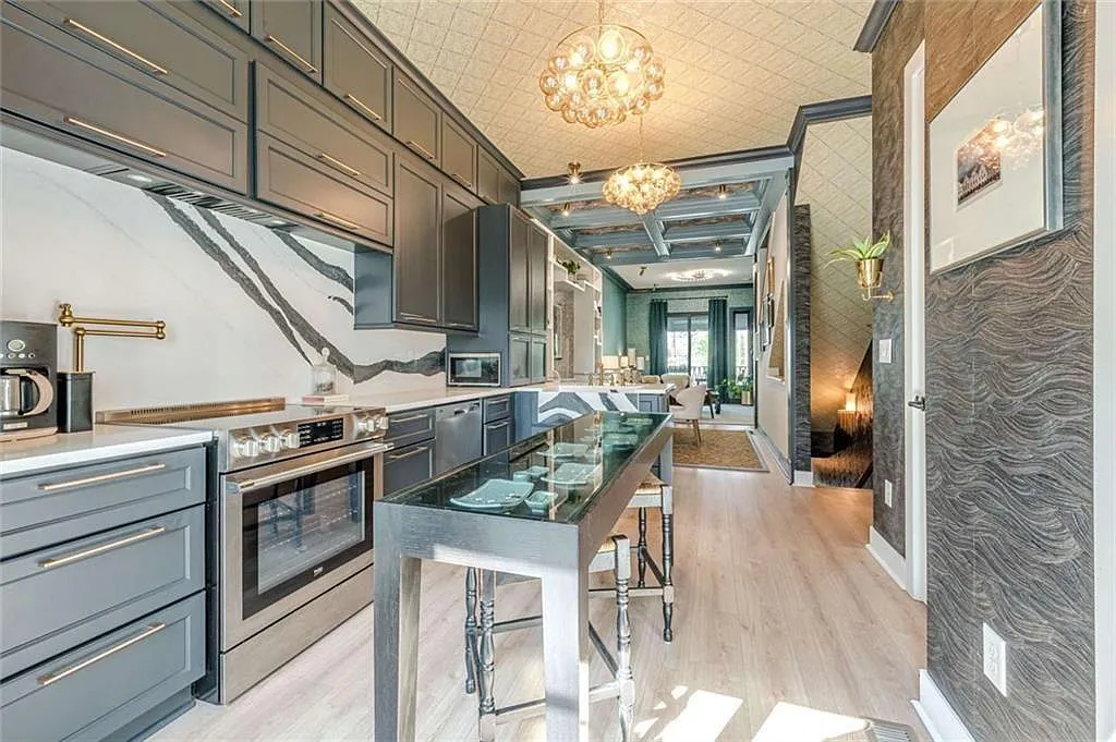 3 bed, 4.0 bath, 1700 sqft, $4,650 — Photo 3