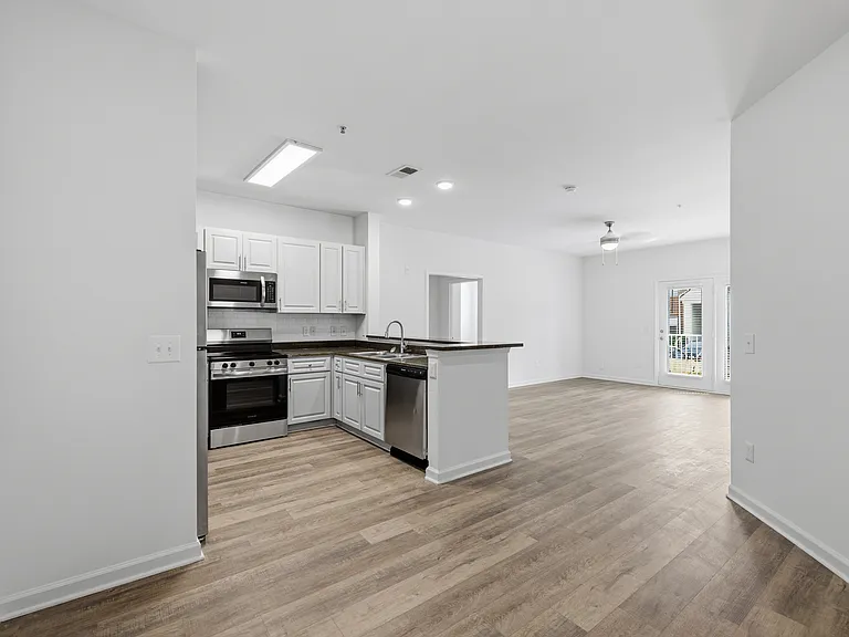 White Oak — Photo 6