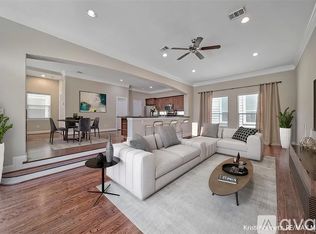 1033 W 23rd St, Houston, TX 77008