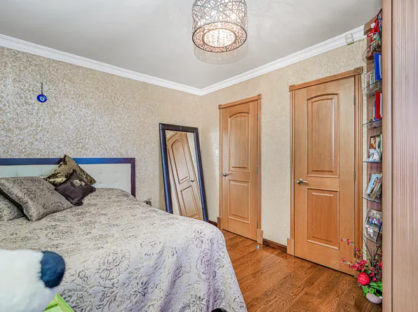 735 Avenue W image 19 of 28