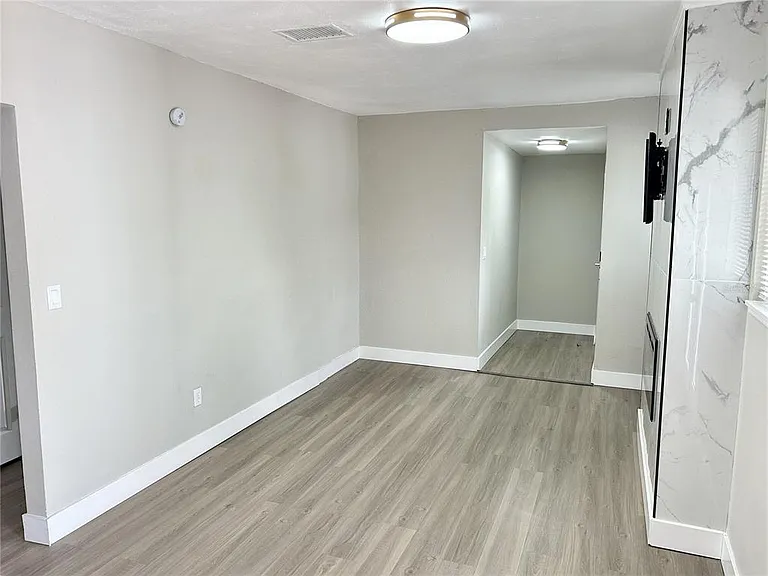 706 E Flora St — Photo 7