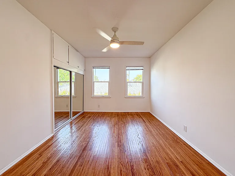 331 W Windsor Rd #1 — Photo 9