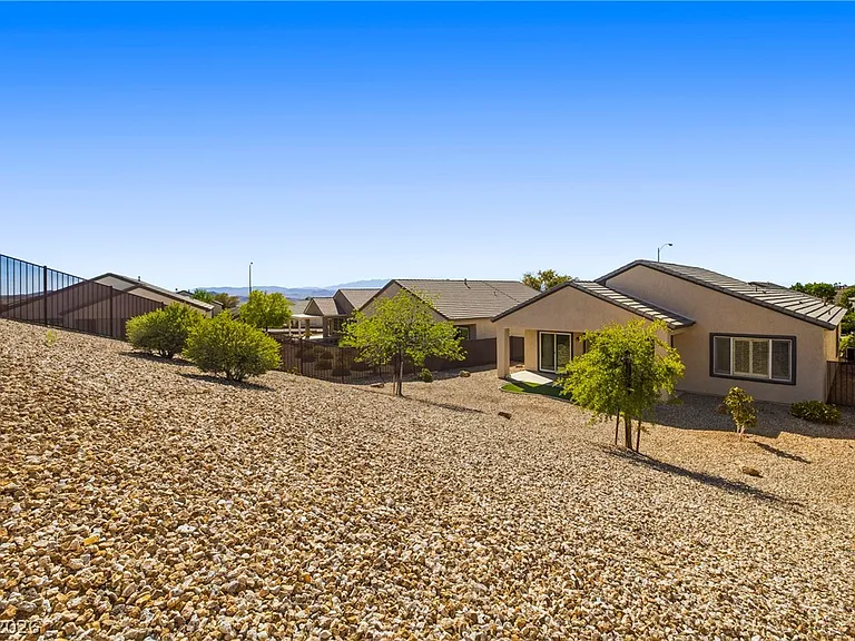 2635 Solera Moon Dr — Photo 31