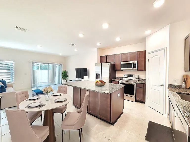 12523 NW 7th Pl — Photo 3
