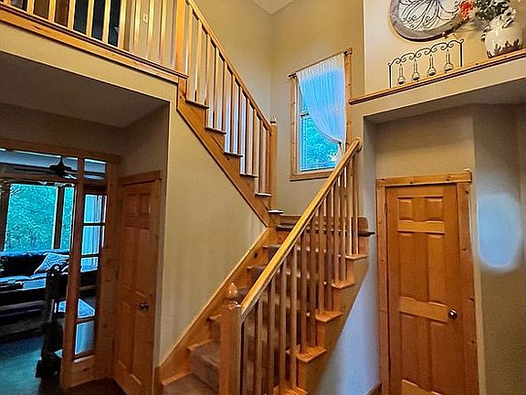 2nd image of 7704 Brook Ct