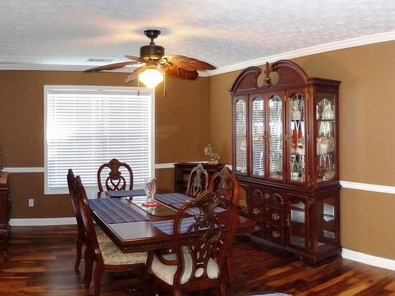 3rd image of 7556 Woody Springs Dr