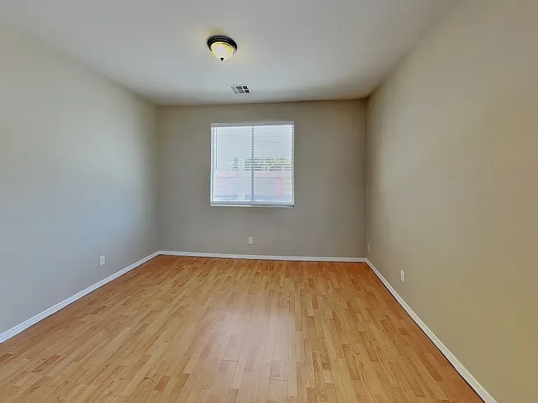 3744 Laguna Veneta Ave — Photo 5