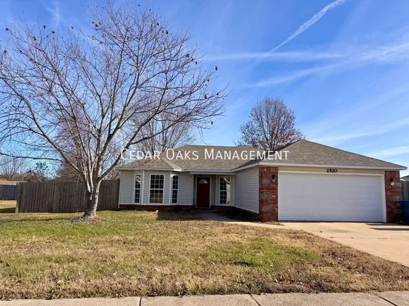 2520 Mary Phelps Dr, Pea Ridge, AR 72751