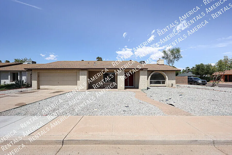 4 Bedroom Home in Mesa — Photo 1