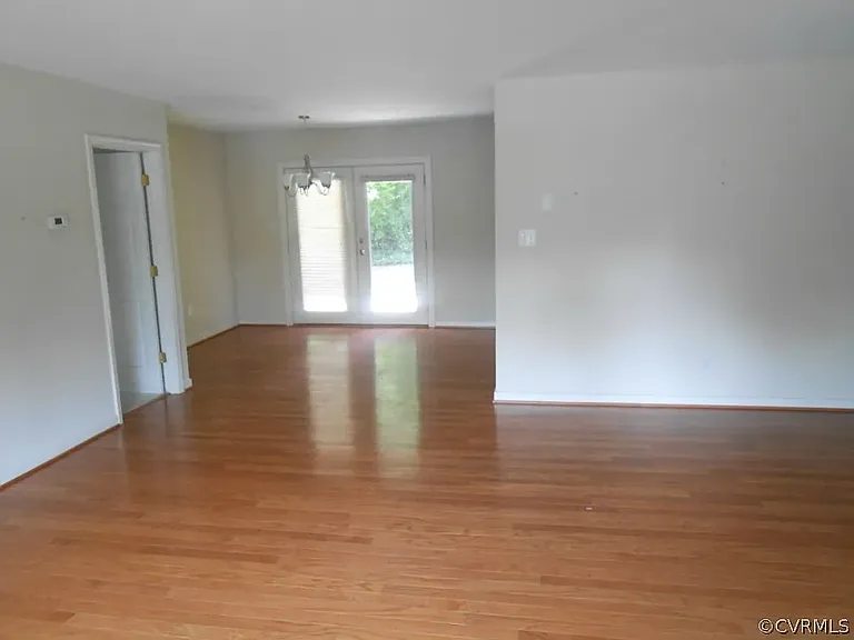 9302 Woodcrest Rd — Photo 3