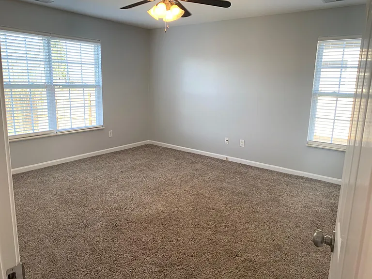 421 Vailview Dr — Photo 7