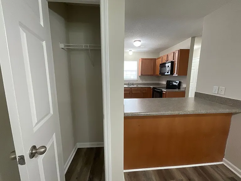 Meridian Park Apartments — Photo 189