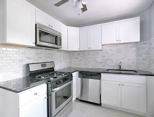 4033 W Eddy St #2 Photo 1
