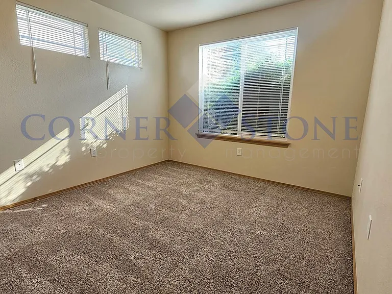 1805 E Overland Rd #13 — Photo 8