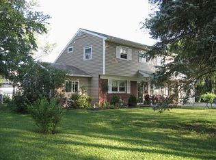 5 Stevens Ct, Saugerties, NY 12477