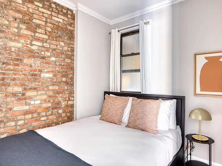 202 E 13th St #3D — Photo 10
