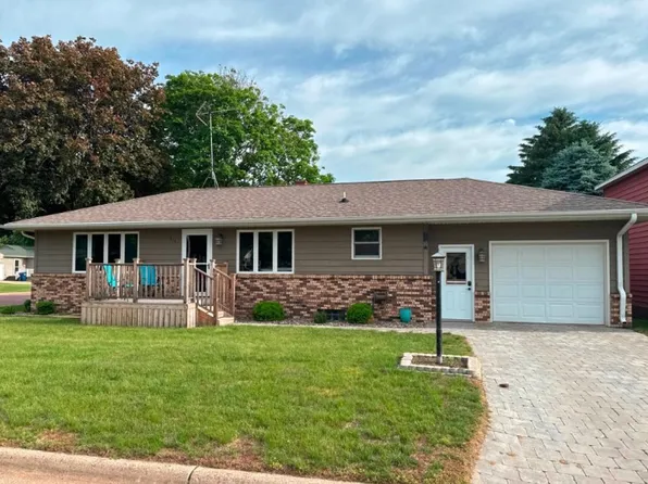 313 Blue St W, Comfrey, MN 56019