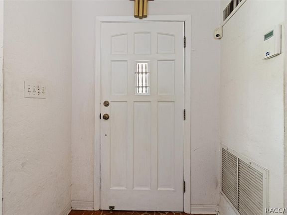 5th image of 219 S Hibiscus Ave