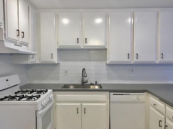 5th image of 623 E Cedar Ave #J