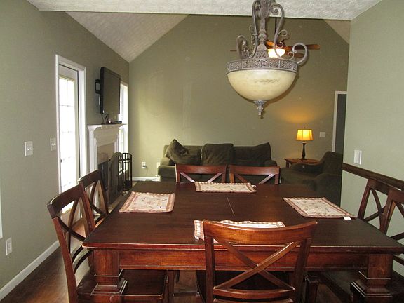 4th image of 98 Greenwood Park Way