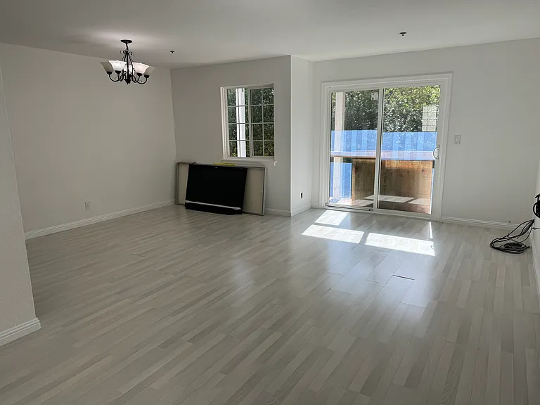 1012 San Gabriel Cir #404 — Photo 1