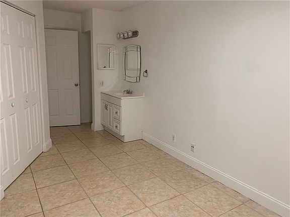 4th image of 9999 Summerbreeze Dr APT 914