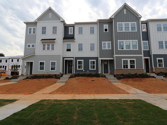 3rd image of 709 Callan View Ave