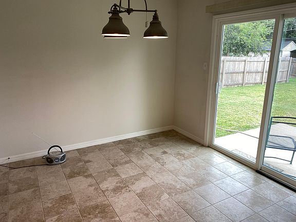 4th image of 363 Springwood Ln