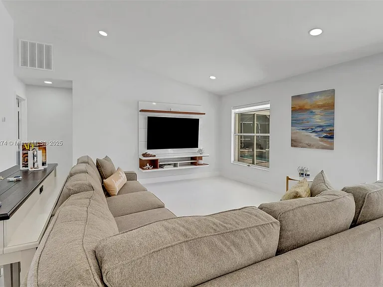 172 Plantation Cir — Photo 13