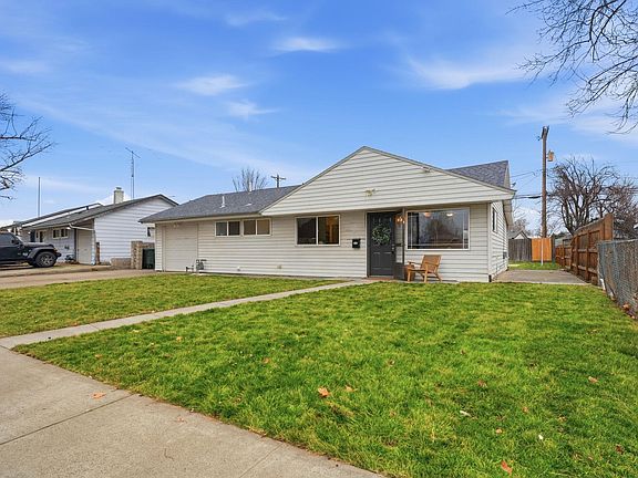 2nd image of 2213 Duportail St