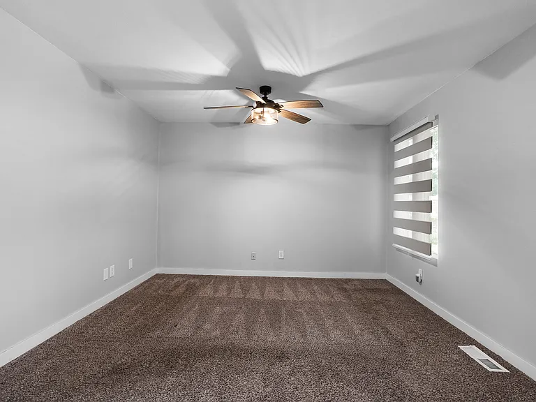1050 S Monaco Pkwy #145 — Photo 13