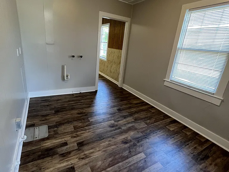 2408 Stanton St — Photo 6