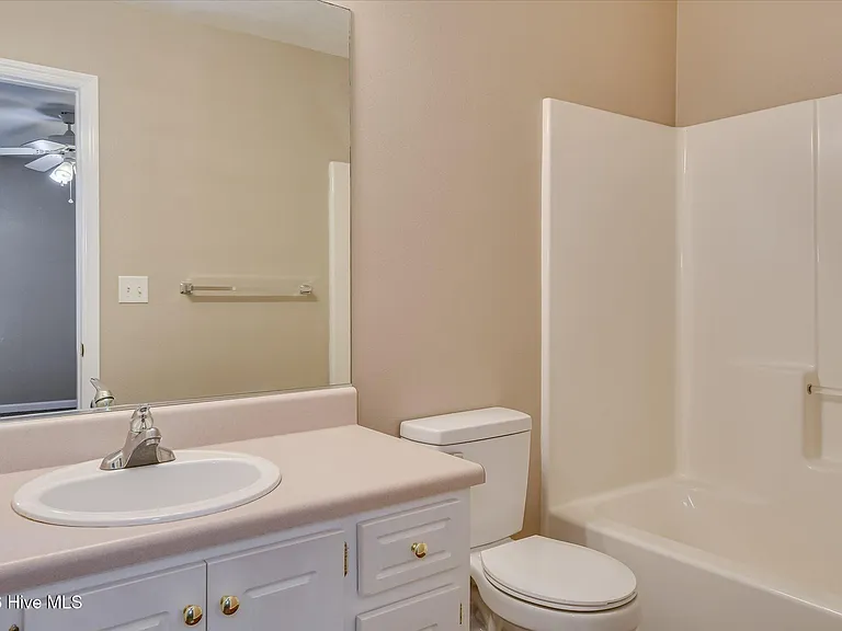 101 Old Thomson Rd #B — Photo 16