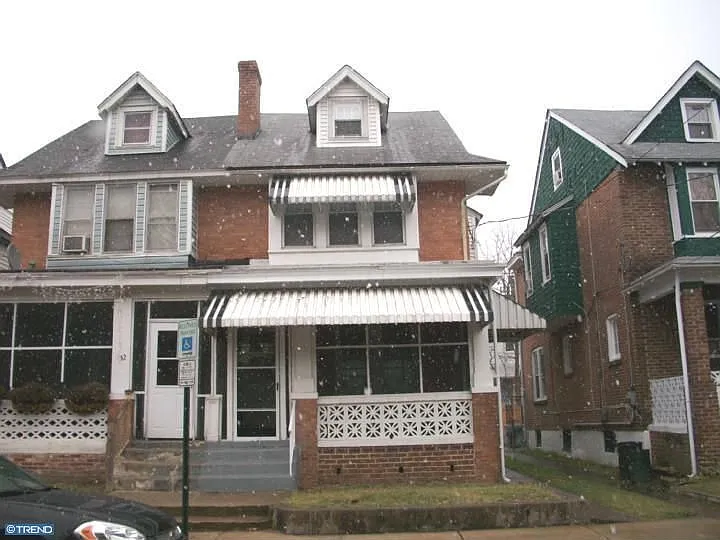 40 Laurel Ave photo 1