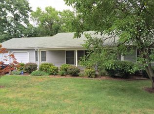 3 Freneau Dr, Morganville, NJ 07751