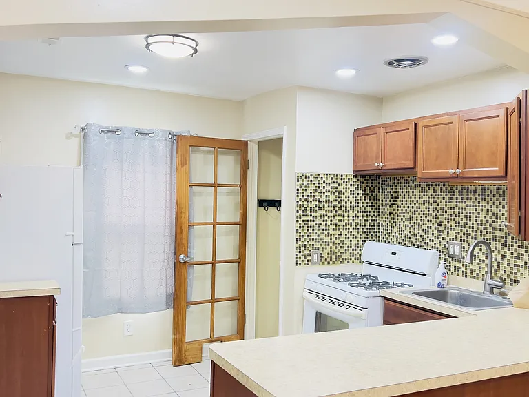 8405 Jackson Ave — Photo 13