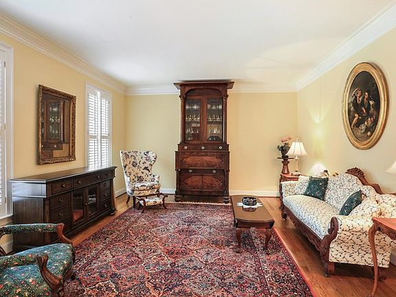 5th image of 202 Mountain Brook Ct