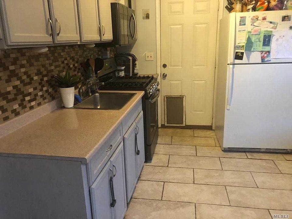 2nd image of 135 Thomas St