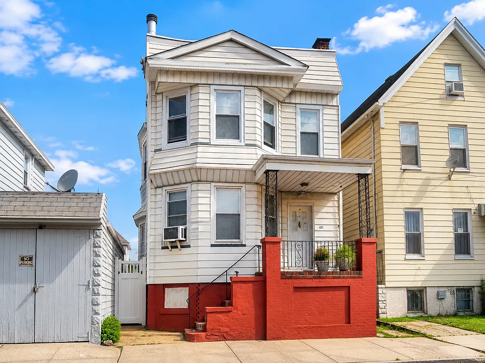 410 William St #2