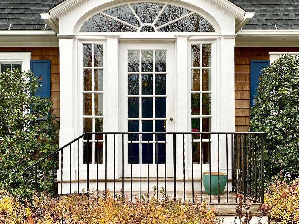 Charming Entry