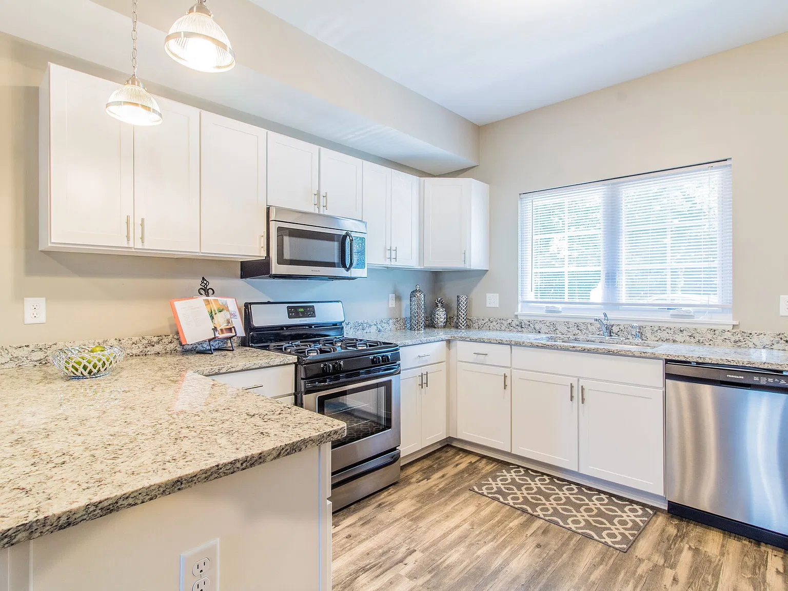Waterford Townhomes — Photo 4