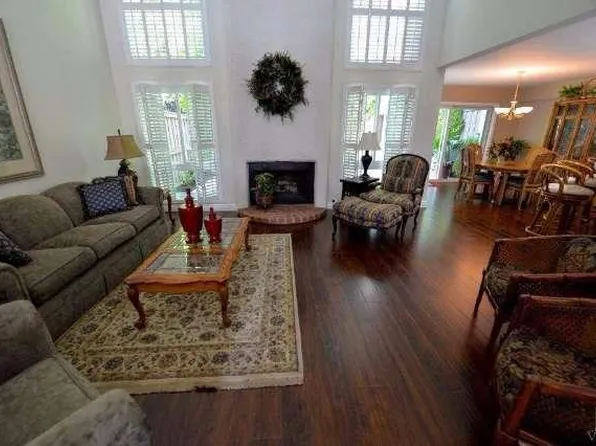 809 N Shadow Lake Dr, Thousand Oaks, CA 91360