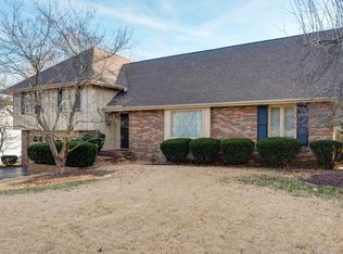 2836 E Ridgeview Cir, Springfield, MO 65804