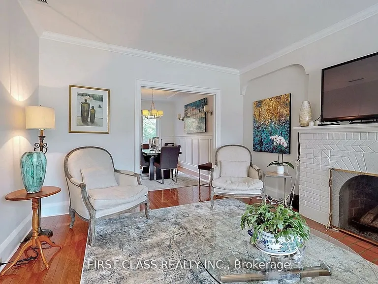 203 Melrose Ave — Photo 2