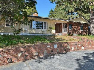 31056 Summit Dr, Running Springs, CA 92382